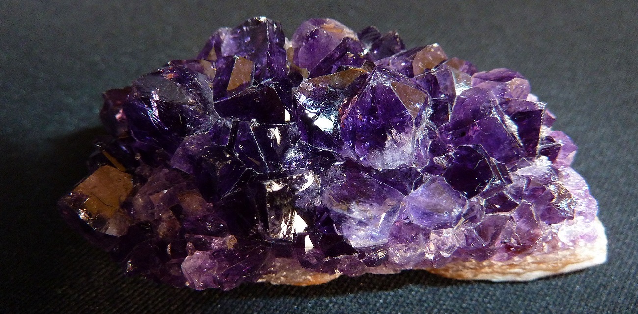 Blogger, Nature's Treasures, Psychic, Tarot Readings, Angels, Channeling, Reiki, Energy Healing, Magic